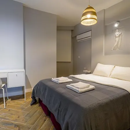Flat Near In Muratpasa Apartment
