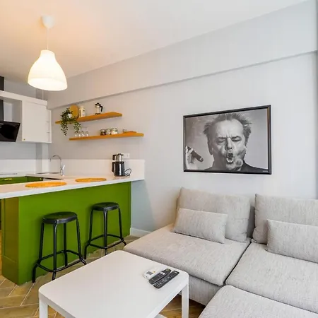 Flat Near In Muratpasa Apartment